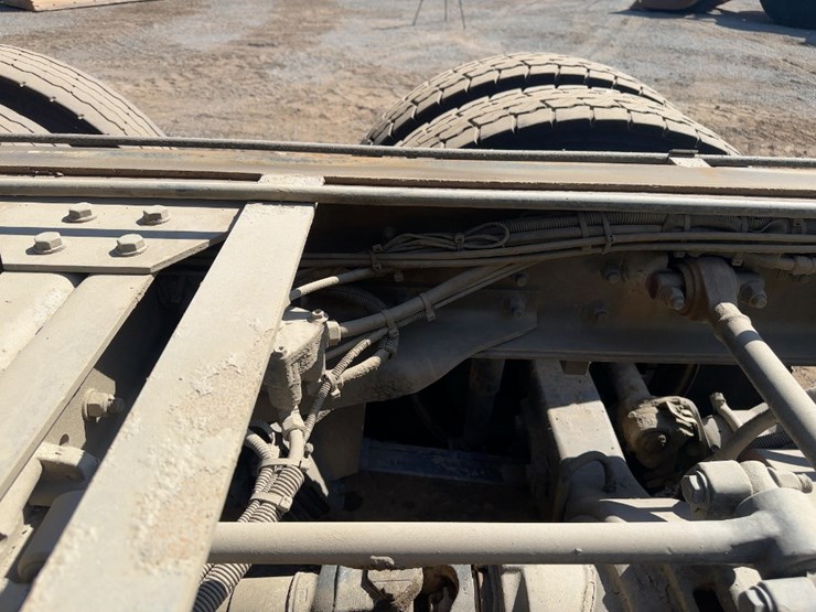 2018-kenworth-t800-image-24