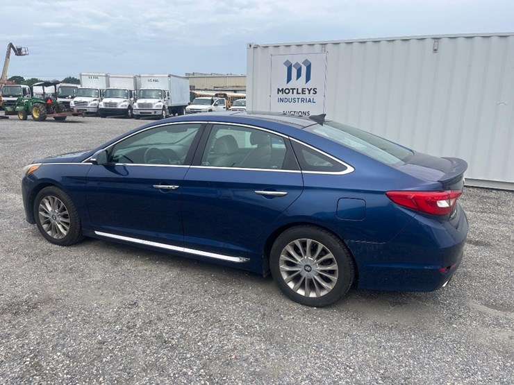 2015-hyundai-sonata-limited-sedan-image-2