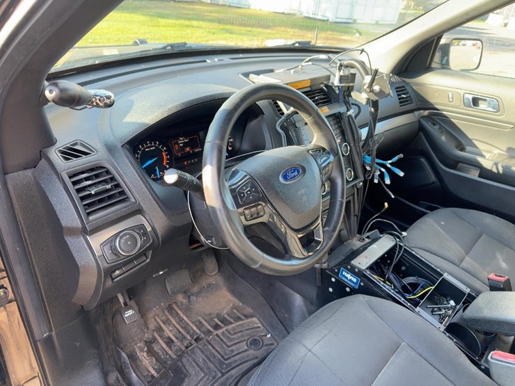 2019-ford-explorer-police-interceptor-image-16