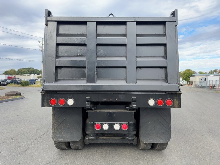 2014-caterpillar-ct660-image-4