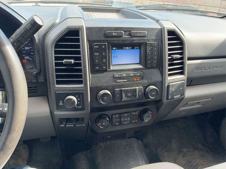 2021-ford-f250-image-23