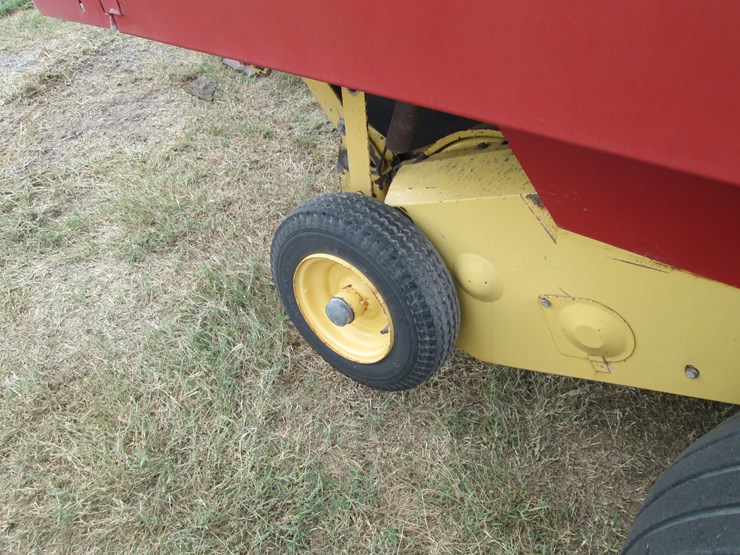 new-holland-664-image-7