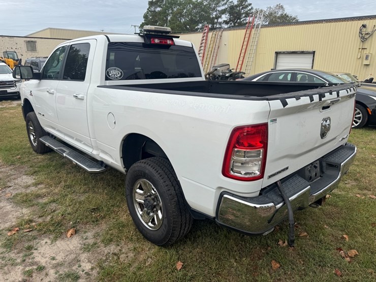 2019-ram-2500-big-horn-image-5