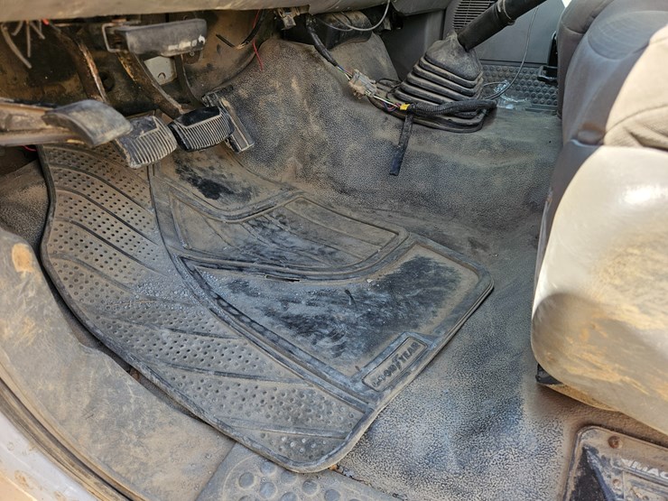 2005-ford-f550-image-37