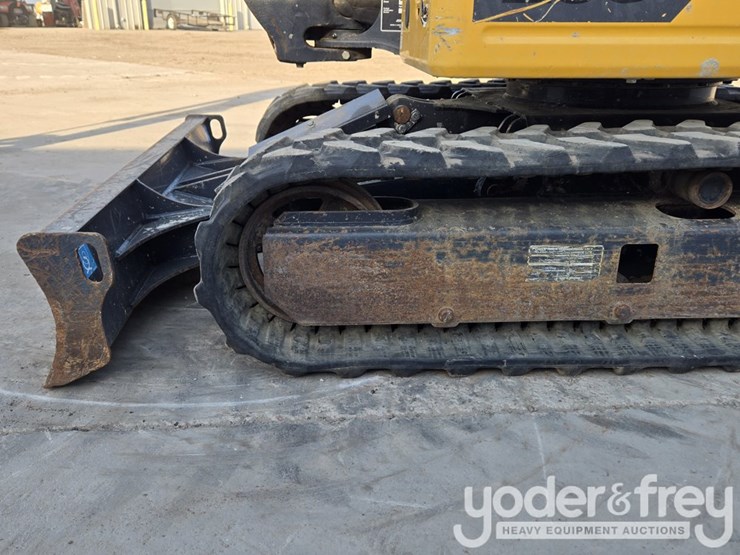 2022-deere-26g-image-15