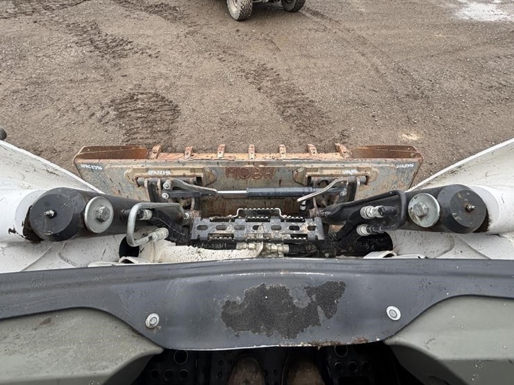2021-bobcat-t770-image-21