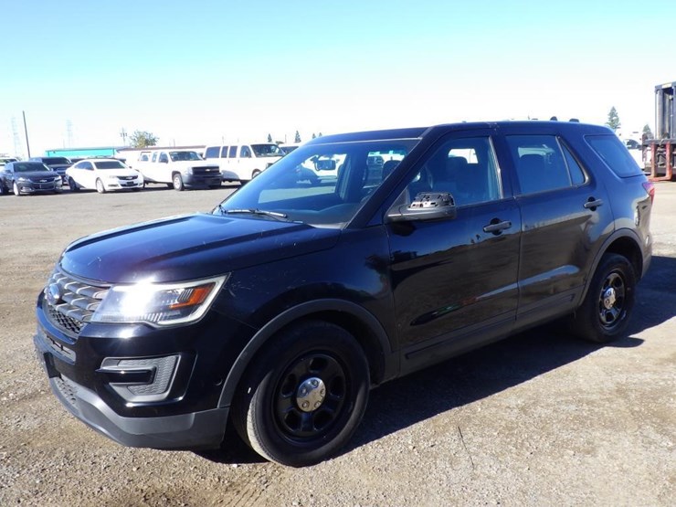 2017-ford-explorer-image-1