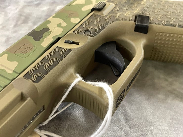 #4013-•-glock-19-gen-5-mos,-camo-slide,-sn:-cbpc869-image-9