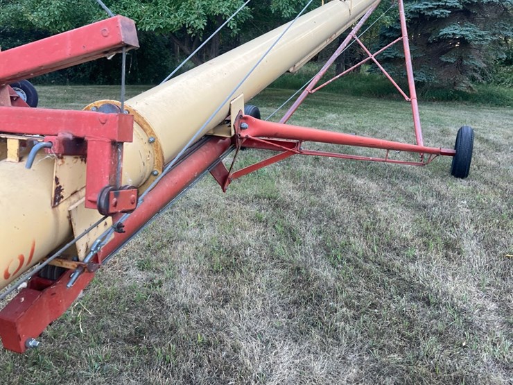 10-x-61-westfield-auger-with-mechanical-swing--hopper-image-4
