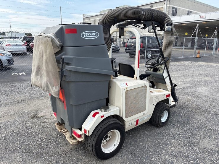 tenant-4300-vacuum-machine-image-3
