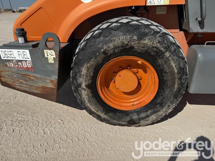 2018-xcmg-cv122pd-image-9