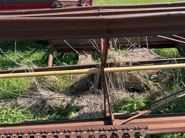 400-versatile-swather,-been-sitting,-not-running-image-10