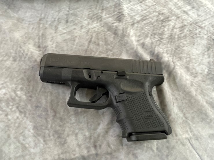 #4026-•-glock-33-gen-4,-sn:-cfuu180-image-8