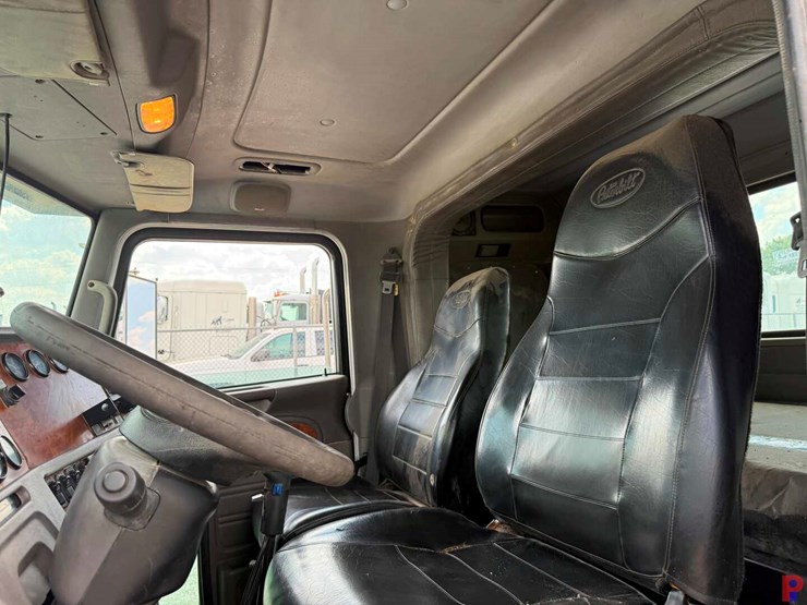 2007-peterbilt-378-image-9