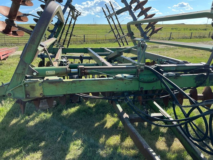 john-deere-235-image-4