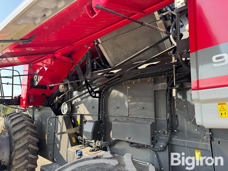 2012-massey-ferguson-9540-image-18