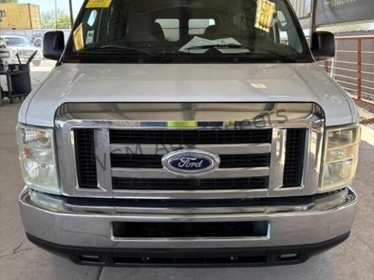 2009-ford-e350-image-3