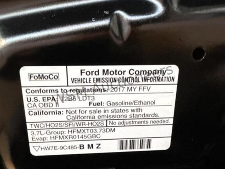 2017-ford-explorer-image-15
