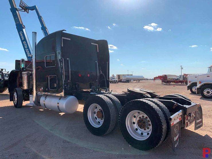 2002-peterbilt-379-image-7