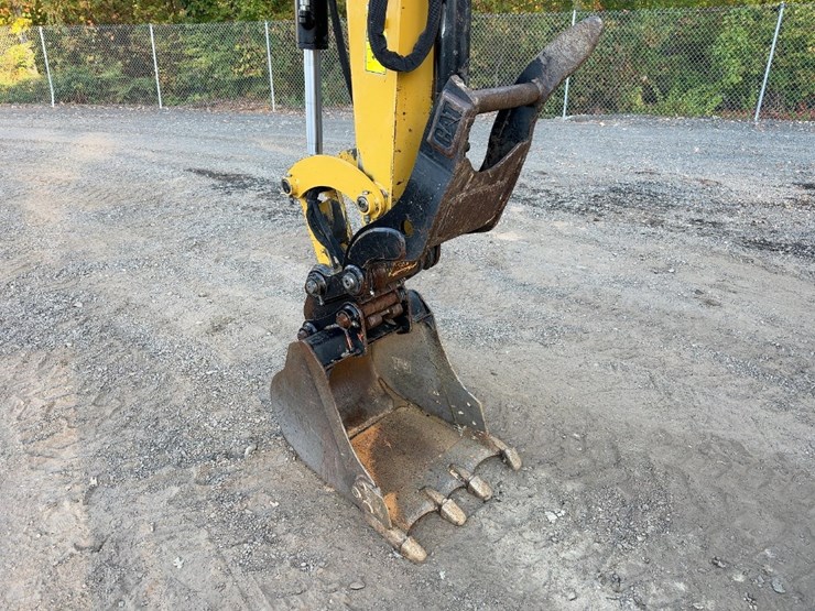 2018-caterpillar-305-image-12