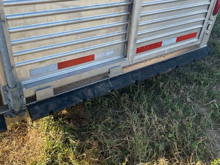 2003-20'x7'-feather-lite-aluminum-livestock-trailer-image-17