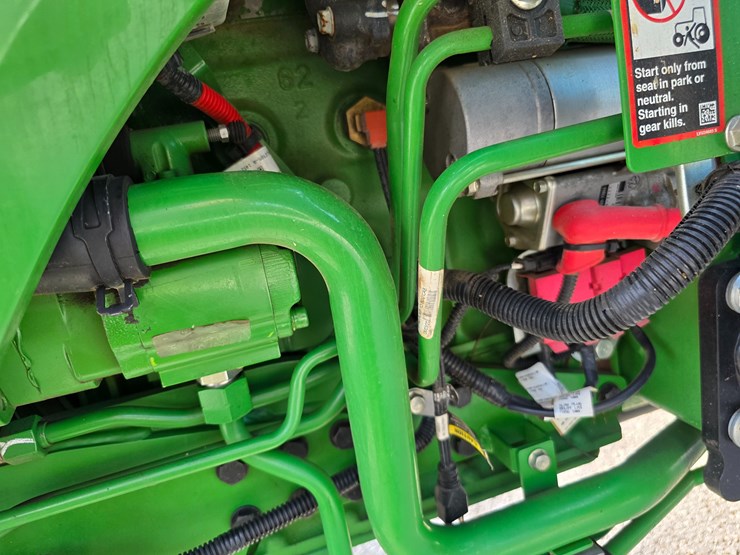 john-deere-4044r-image-61
