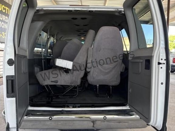 2008-ford-e350-image-13