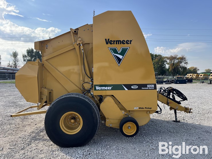 2021-vermeer-605n-cornstalk-special-image-4