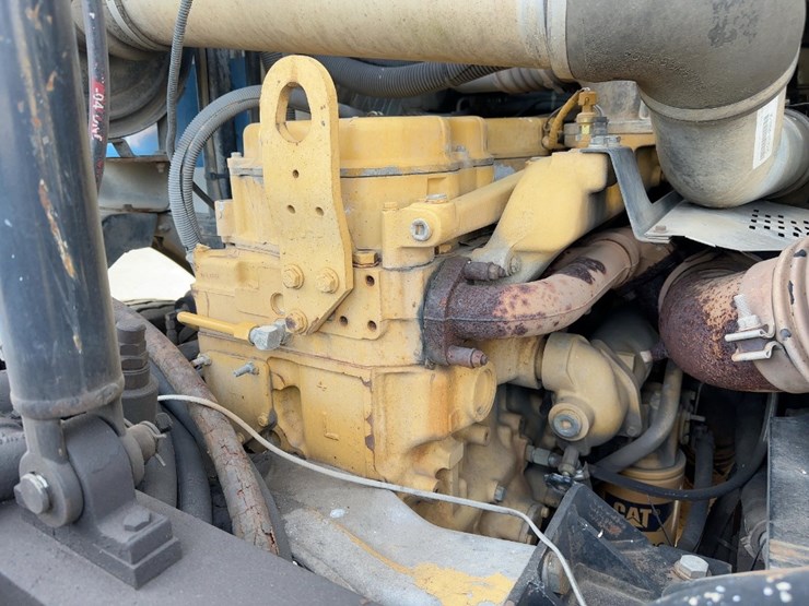 2002-peterbilt-320-image-10