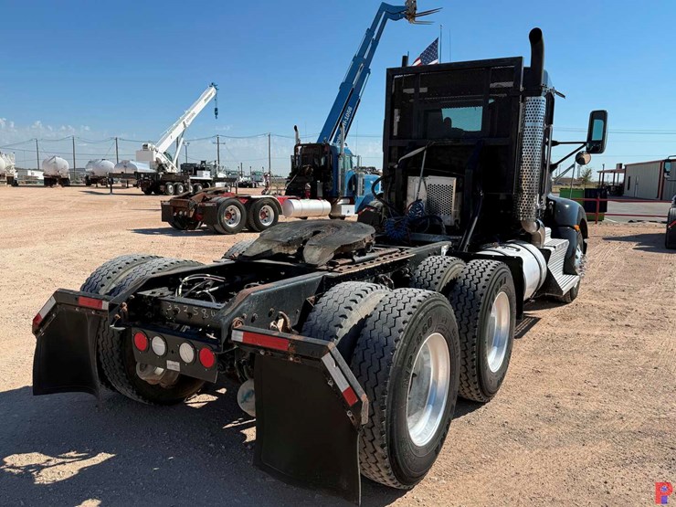 2013-kenworth-t660-image-3