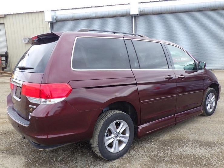 2010-honda-odyssey-image-3