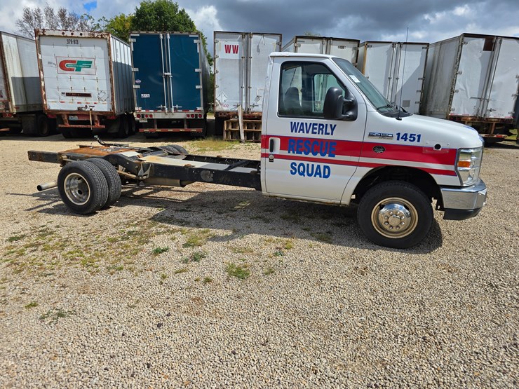 2008-ford-e450-image-26