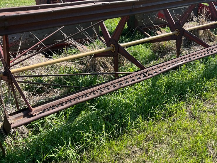 400-versatile-swather,-been-sitting,-not-running-image-6