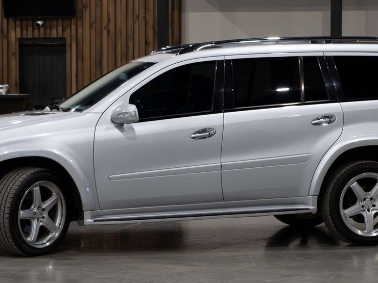 2008-mercedes-benz-gl-550-amg-suv-image-3