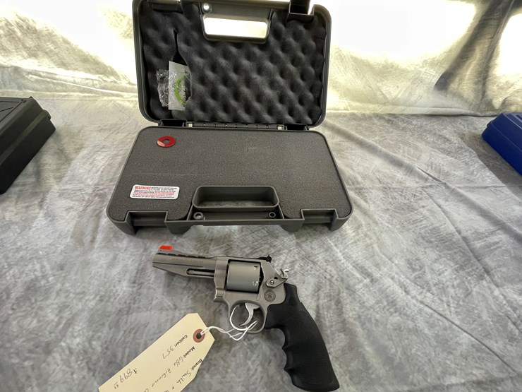 #4033-•-smith-&-wesson-686-performance-center,-sn:-dzc0357-image-1