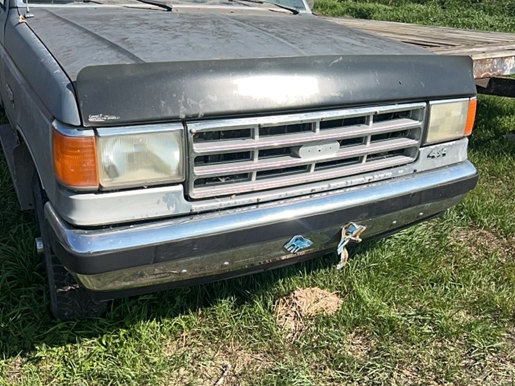 1987-ford-xlt-half-ton-lariat-four-wheel-drive-pick-up,-six-cylinder-gas,-lockouts,-believed-to-run,-didn’t-try-starting-it-image-29