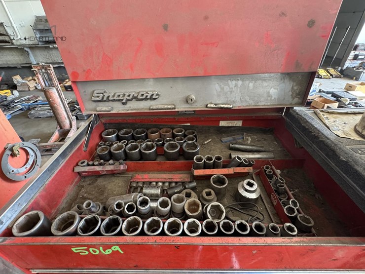 snap-on-rolling-tool-box-&-top-chest-with-side-cab-snap-on-rolling-tool-box-&-top-chest-with-side-cab-image-2