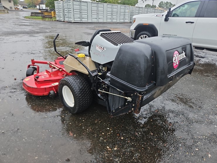 exmark-lazer-z-zero-turn-mower-image-6