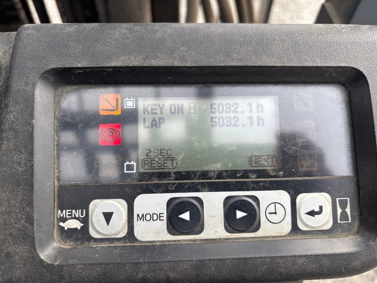 2020-toyota-8fbe20u-3000lb-electric-warehouse-forklift-image-6