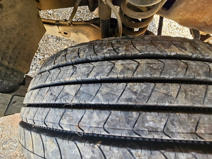 2005-ford-f550-image-61