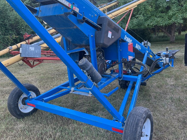 grainbelt-1547-conveyor,-self-propelled,-like-new,-equipped-with-26.5-kohler-gas-twin-cylinder-engine,-excellent-condition-image-4