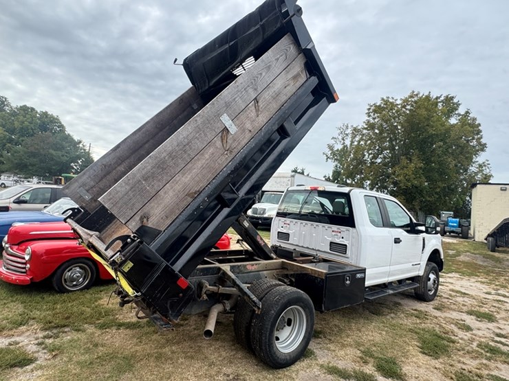 2021-ford-f350-xl-image-8