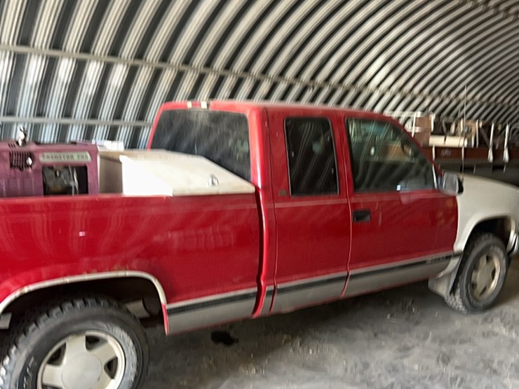 1998-chevrolet-half-ton-four-wheel-drive-pick-up,￼-showing-254,000-miles,-used-for-farm-service-pick-up,-works-great-image-4