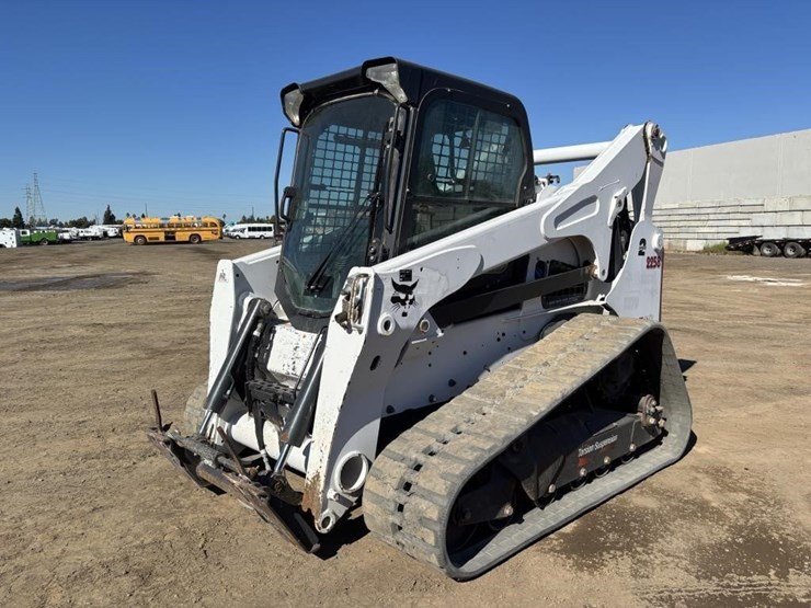 2022-bobcat-t870-image-1