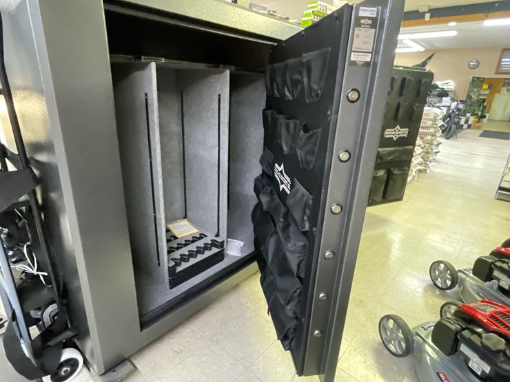 #4087-•-surelock-security-the-boss-(76)-gun-safe-image-7