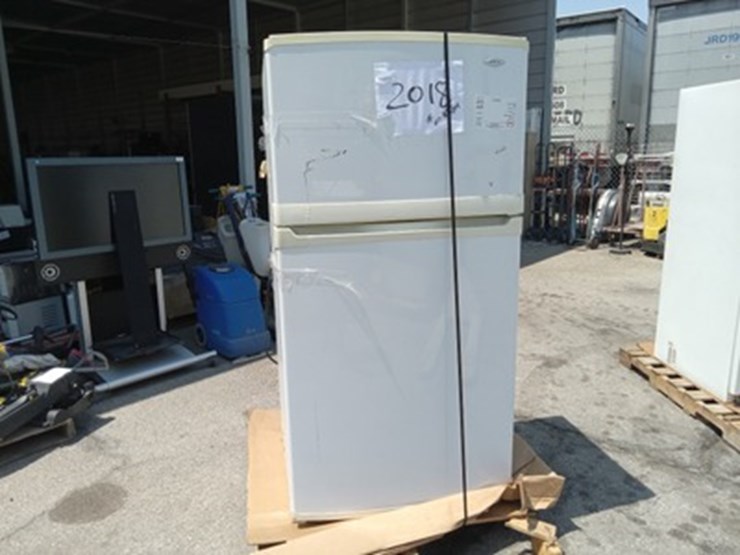 lot#-608-maytag-refrigerator-image-1