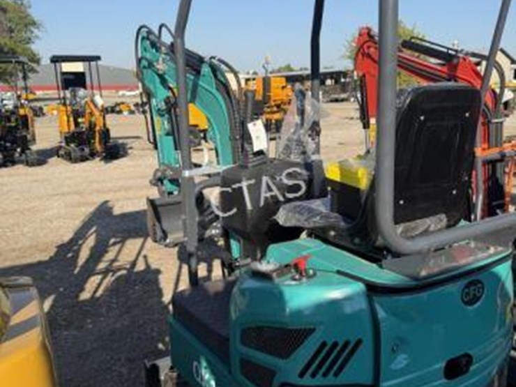 #62-•-mini-excavator---gas---hydraulic-thumb-image-4
