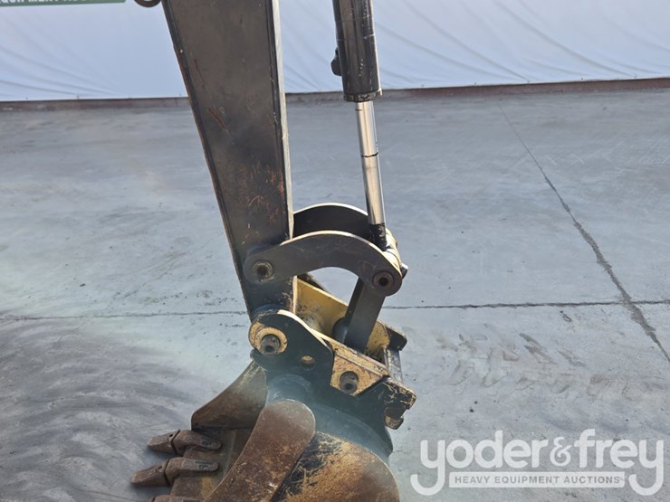 2022-deere-26g-image-33