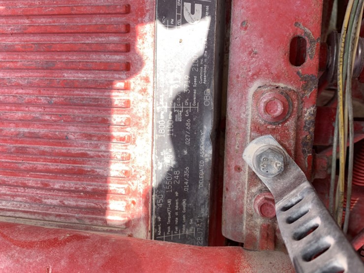 2012-peterbilt-587-image-8