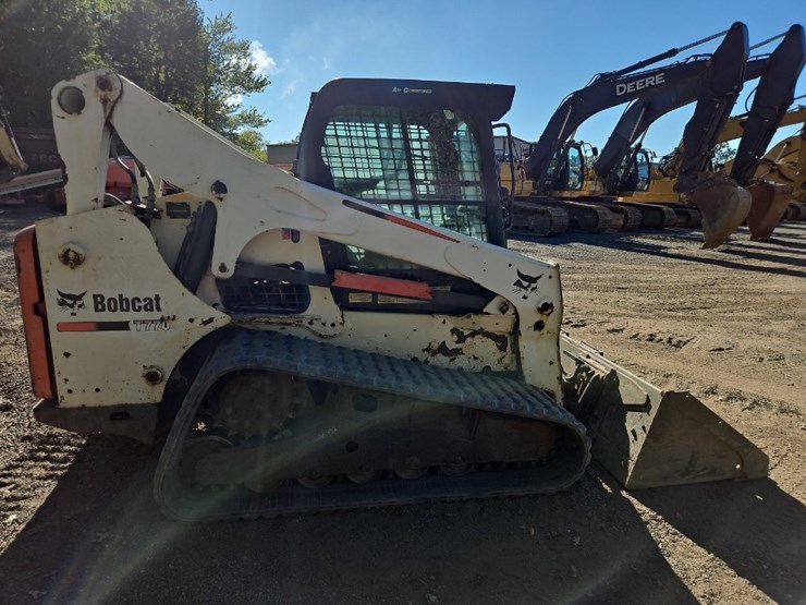 2011-bobcat-t770-image-6
